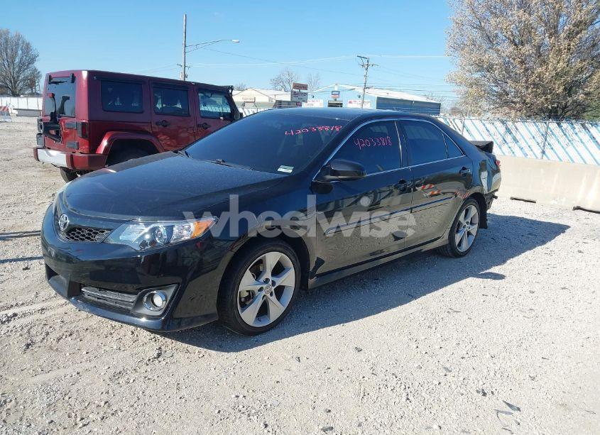 Photo 2 of 2014 Toyota Camry SE SPORT (VIN 4T1BF1FK5EU393849)