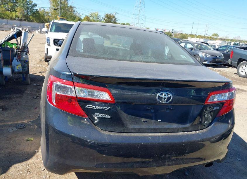 Photo 16 of 2014 Toyota Camry SE (VIN 4T1BF1FK5EU411640)