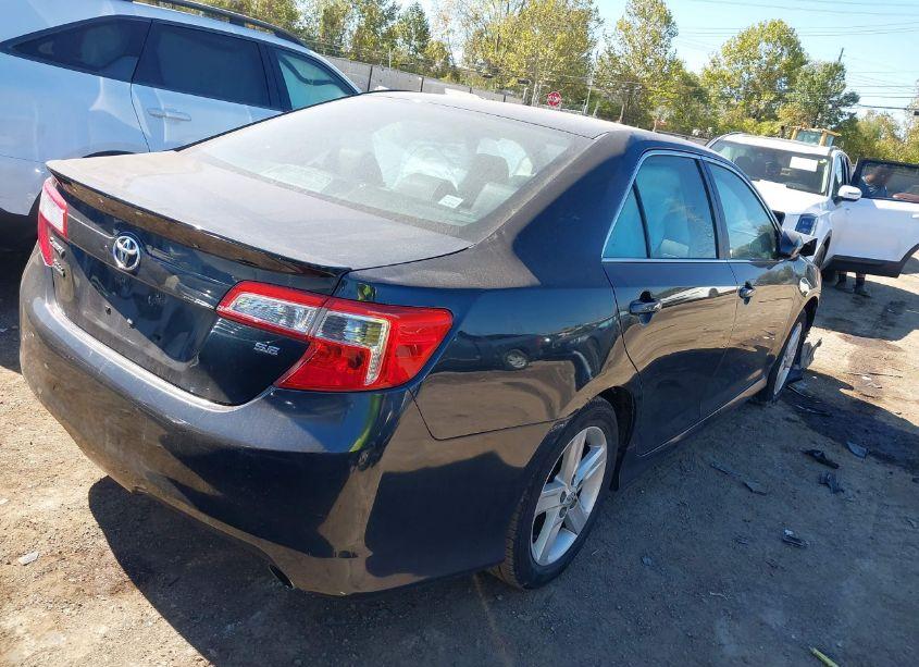 Photo 4 of 2014 Toyota Camry SE (VIN 4T1BF1FK5EU411640)