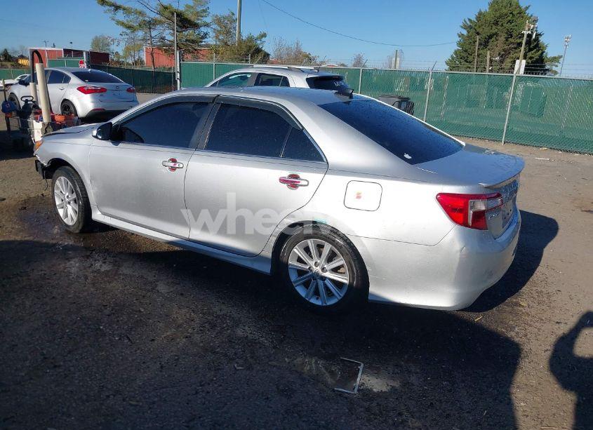 Photo 3 of 2014 Toyota Camry SE (VIN 4T1BF1FK5EU418703)