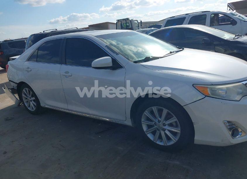 Photo 13 of 2014 Toyota Camry XLE (VIN 4T1BF1FK5EU419415)