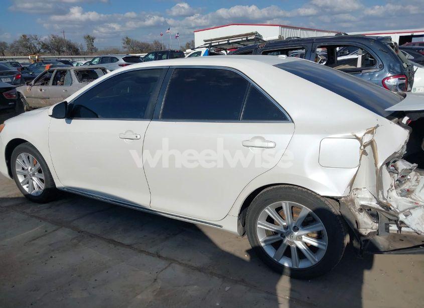 Photo 14 of 2014 Toyota Camry XLE (VIN 4T1BF1FK5EU419415)