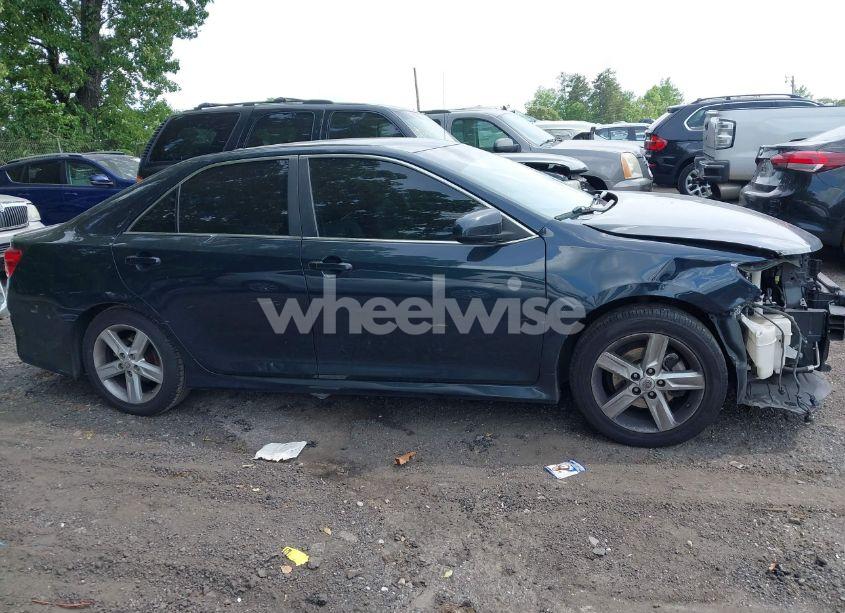 Photo 13 of 2014 Toyota Camry SE (VIN 4T1BF1FK5EU433220)