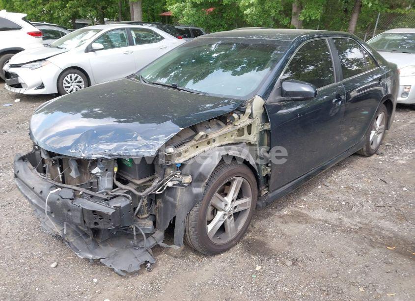 Photo 2 of 2014 Toyota Camry SE (VIN 4T1BF1FK5EU433220)