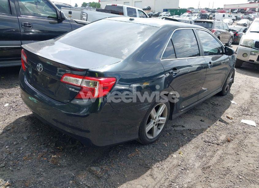 Photo 4 of 2014 Toyota Camry SE (VIN 4T1BF1FK5EU433220)