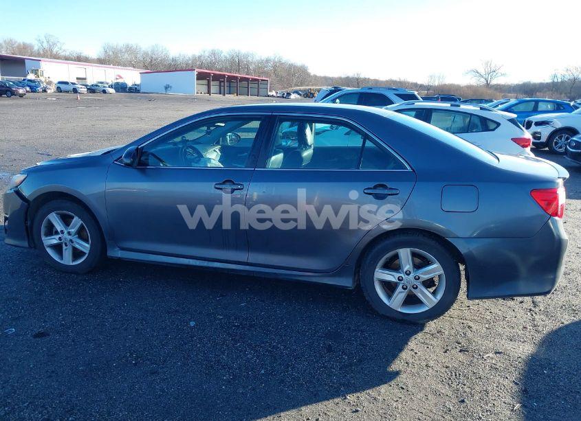 Photo 14 of 2014 Toyota Camry SE (VIN 4T1BF1FK5EU438661)