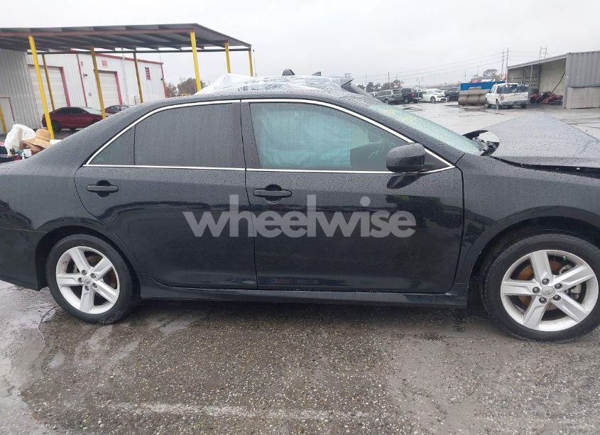 Photo 13 of 2014 Toyota Camry SE (VIN 4T1BF1FK5EU438790)