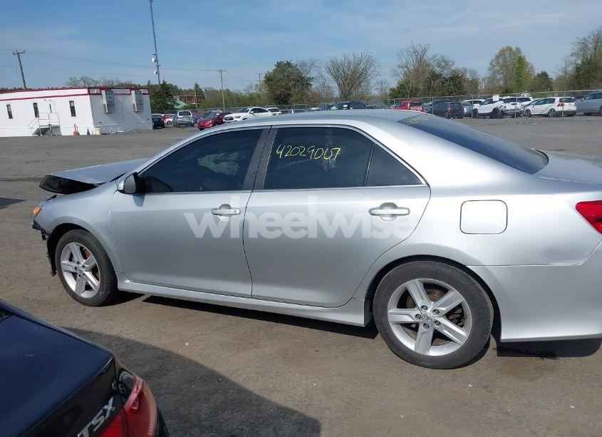 Photo 14 of 2014 Toyota Camry SE (VIN 4T1BF1FK5EU443410)