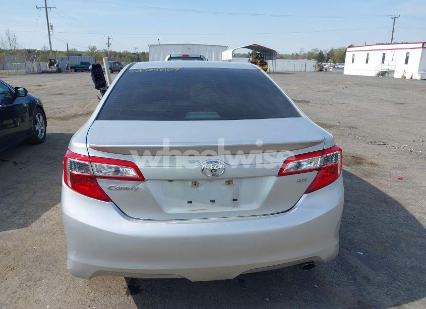 Photo 16 of 2014 Toyota Camry SE (VIN 4T1BF1FK5EU443410)