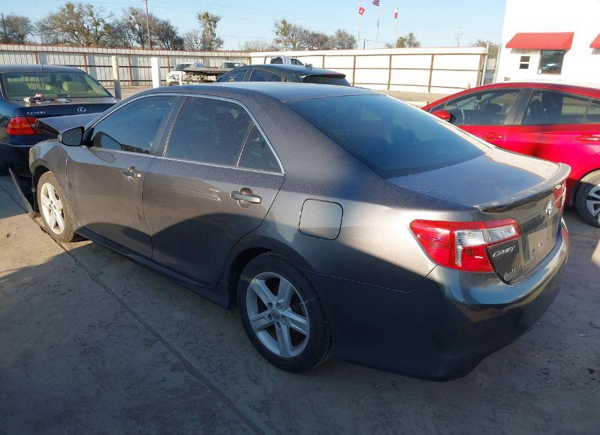 Photo 3 of 2014 Toyota Camry SE (VIN 4T1BF1FK5EU448400)