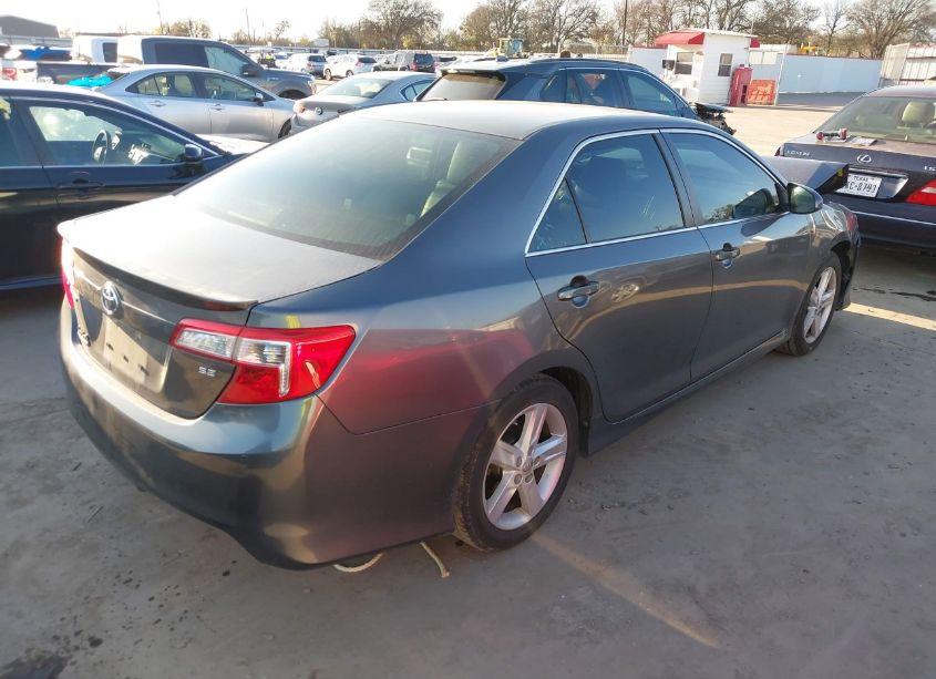 Photo 4 of 2014 Toyota Camry SE (VIN 4T1BF1FK5EU448400)