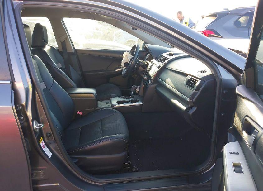 Photo 5 of 2014 Toyota Camry SE (VIN 4T1BF1FK5EU448400)