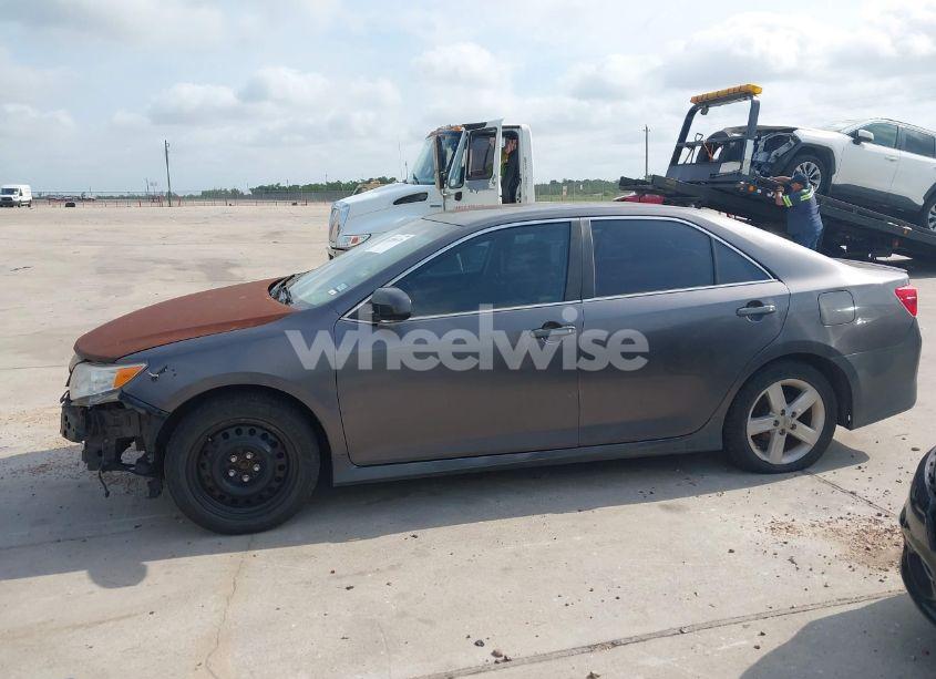 Photo 14 of 2014 Toyota Camry SE (VIN 4T1BF1FK5EU456688)