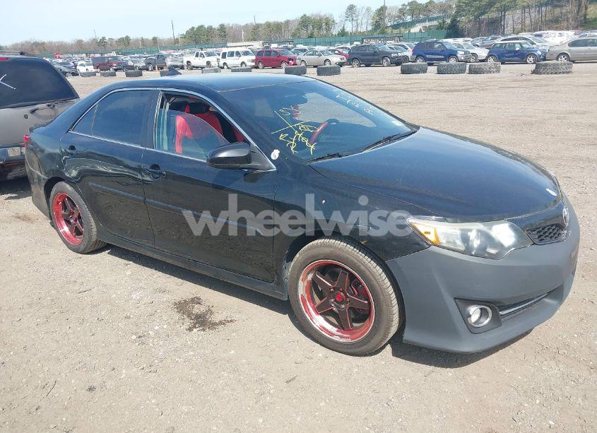 Photo 13 of 2014 Toyota Camry SE (VIN 4T1BF1FK5EU466685)