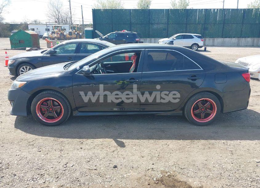 Photo 14 of 2014 Toyota Camry SE (VIN 4T1BF1FK5EU466685)