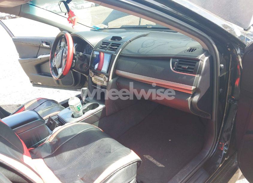 Photo 5 of 2014 Toyota Camry SE (VIN 4T1BF1FK5EU466685)