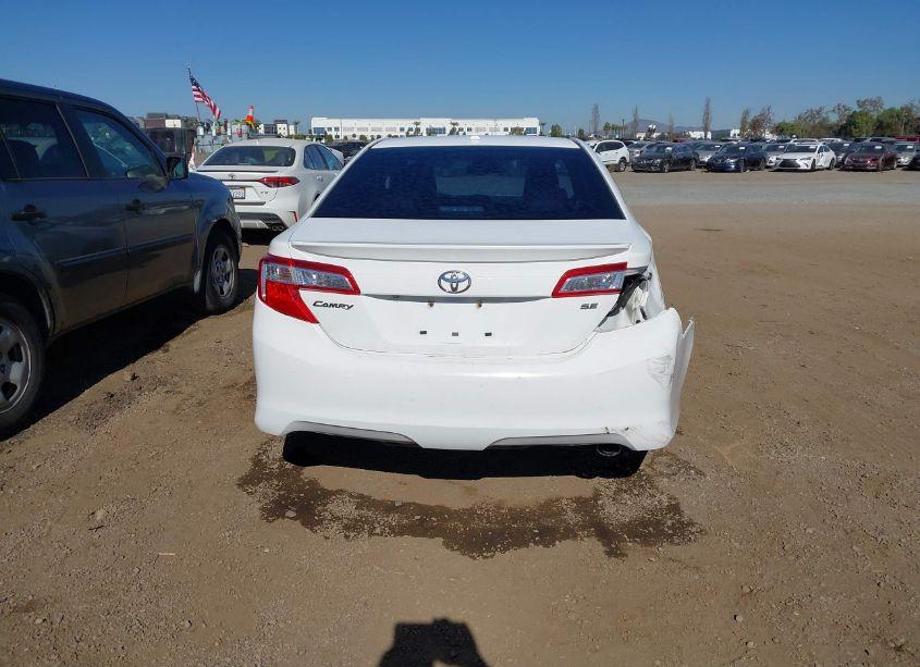 Photo 16 of 2014 Toyota Camry SE (VIN 4T1BF1FK5EU728348)