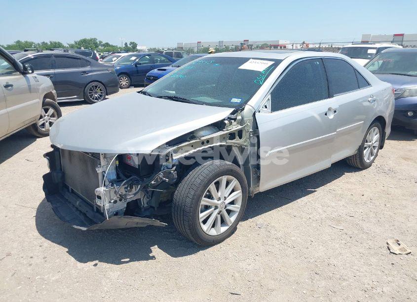 Photo 2 of 2014 Toyota Camry XLE (VIN 4T1BF1FK5EU739298)