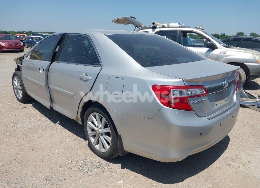 Photo 3 of 2014 Toyota Camry XLE (VIN 4T1BF1FK5EU739298)