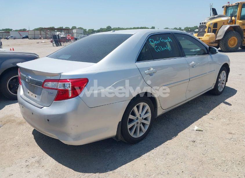 Photo 4 of 2014 Toyota Camry XLE (VIN 4T1BF1FK5EU739298)
