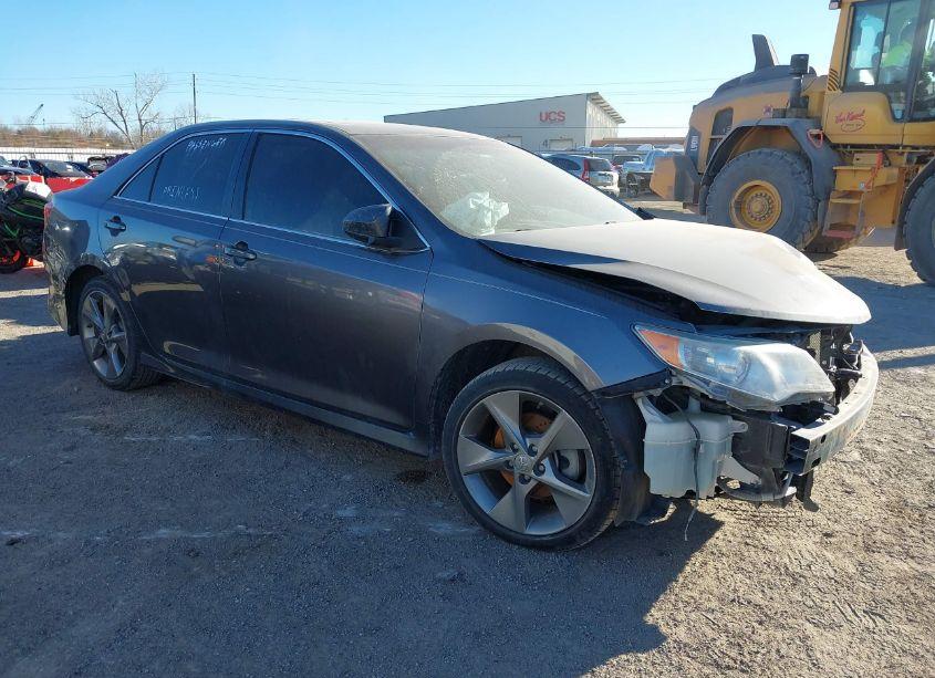 2014 Toyota Camry SE SPORT (VIN 4T1BF1FK5EU740256) main photo