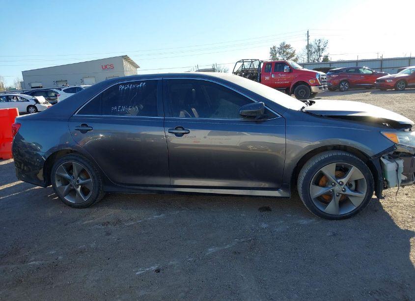 Photo 14 of 2014 Toyota Camry SE SPORT (VIN 4T1BF1FK5EU740256)