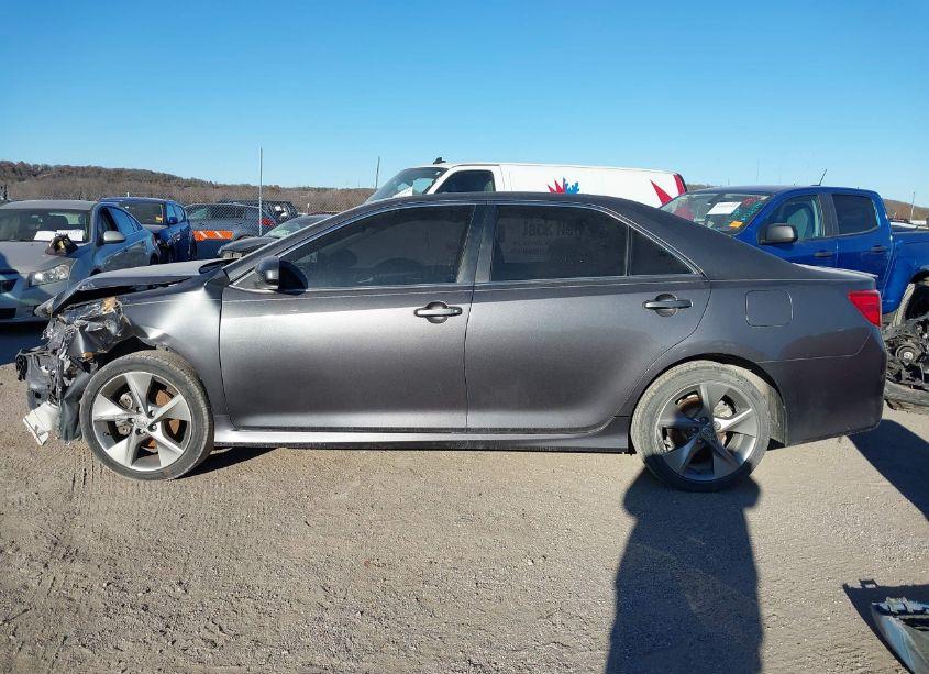 Photo 15 of 2014 Toyota Camry SE SPORT (VIN 4T1BF1FK5EU740256)