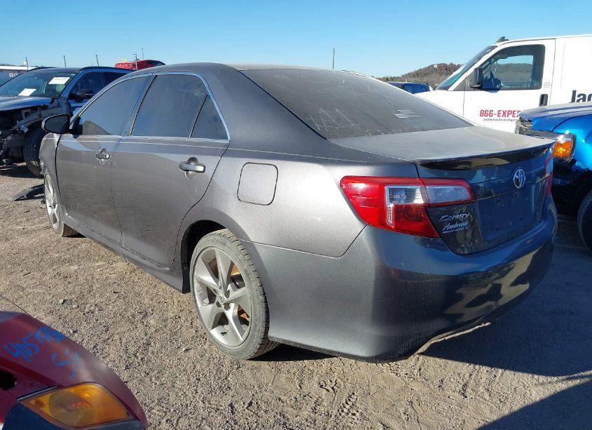 Photo 3 of 2014 Toyota Camry SE SPORT (VIN 4T1BF1FK5EU740256)