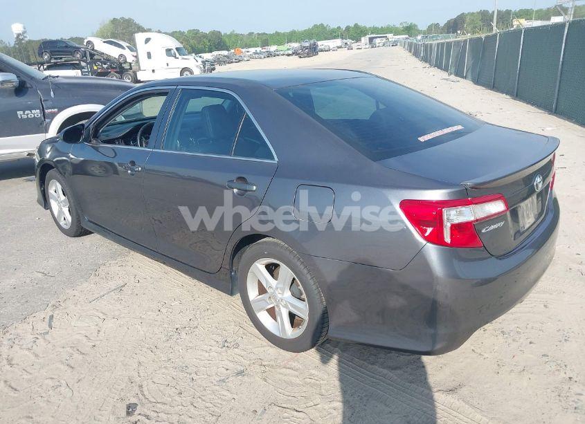 Photo 3 of 2014 Toyota Camry SE (VIN 4T1BF1FK5EU744839)