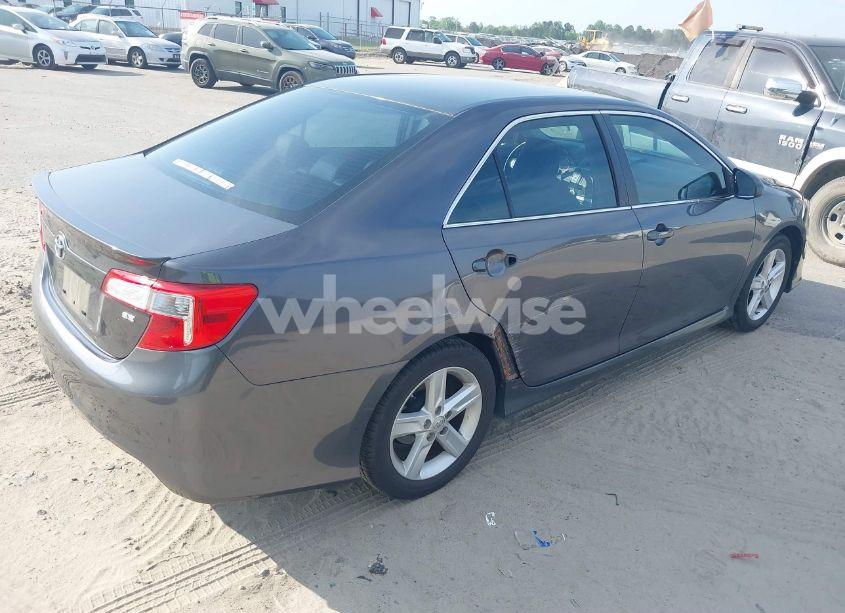 Photo 4 of 2014 Toyota Camry SE (VIN 4T1BF1FK5EU744839)