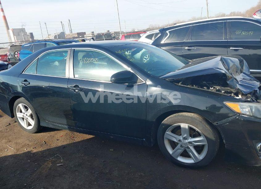 Photo 13 of 2014 Toyota Camry SE (VIN 4T1BF1FK5EU778358)