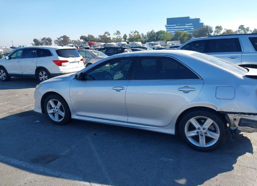 Photo 14 of 2014 Toyota Camry SE (VIN 4T1BF1FK5EU782846)