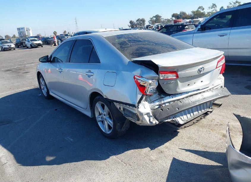 Photo 3 of 2014 Toyota Camry SE (VIN 4T1BF1FK5EU782846)