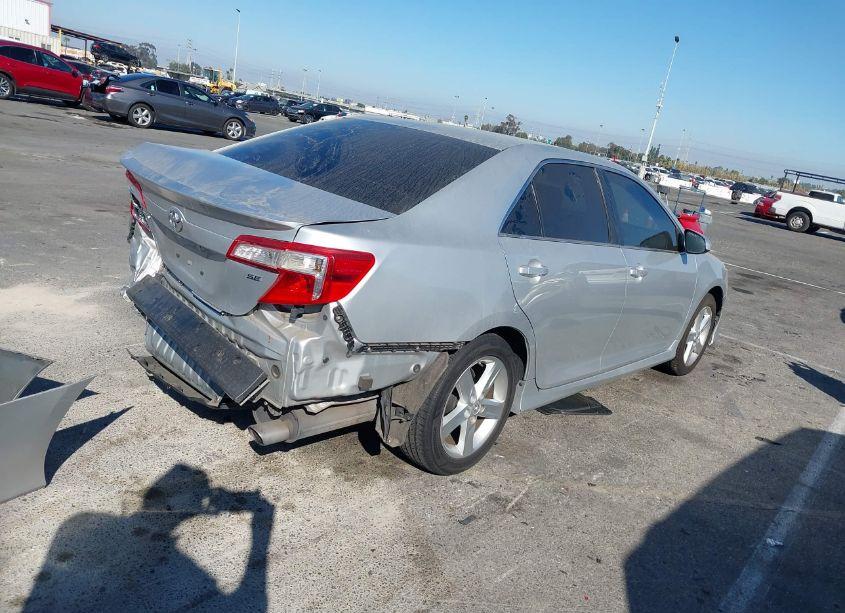 Photo 4 of 2014 Toyota Camry SE (VIN 4T1BF1FK5EU782846)