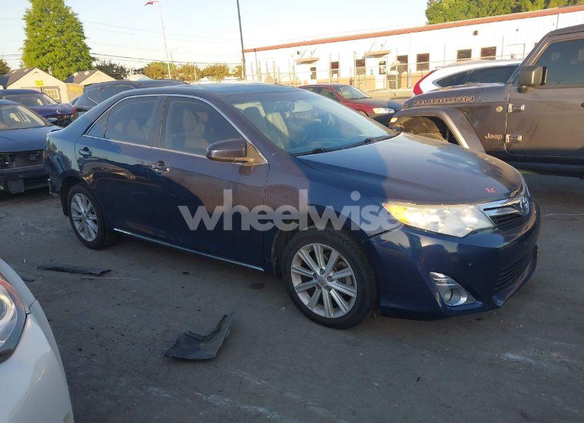 Photo 13 of 2014 Toyota Camry XLE (VIN 4T1BF1FK5EU802688)
