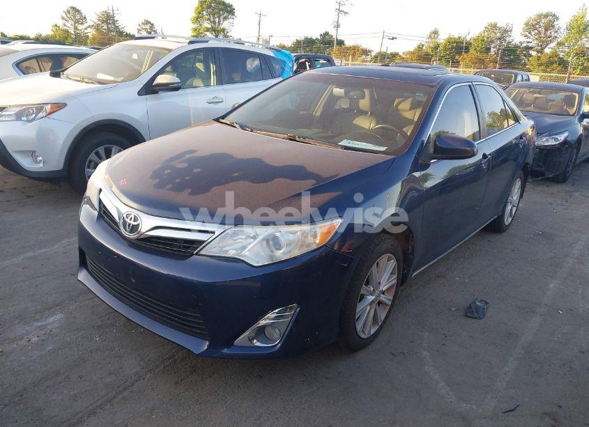 Photo 2 of 2014 Toyota Camry XLE (VIN 4T1BF1FK5EU802688)