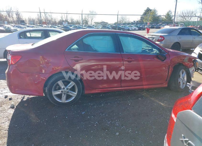 Photo 14 of 2014 Toyota Camry SE (VIN 4T1BF1FK5EU802822)