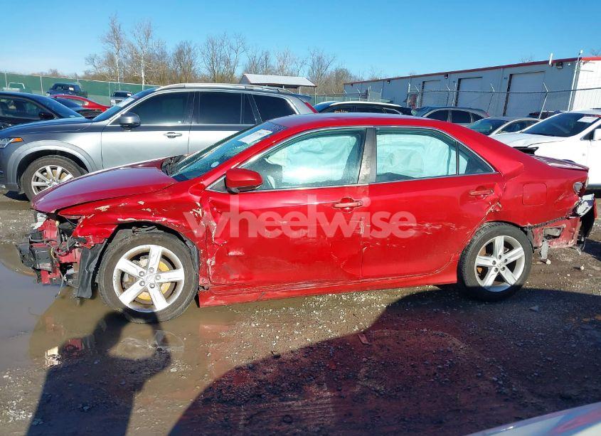 Photo 15 of 2014 Toyota Camry SE (VIN 4T1BF1FK5EU802822)