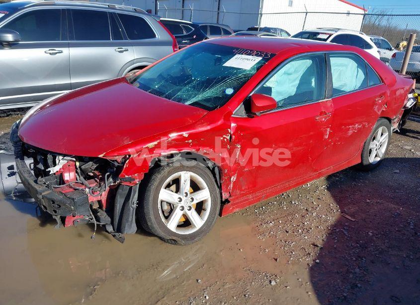 Photo 2 of 2014 Toyota Camry SE (VIN 4T1BF1FK5EU802822)