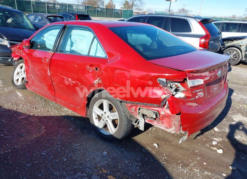 Photo 3 of 2014 Toyota Camry SE (VIN 4T1BF1FK5EU802822)