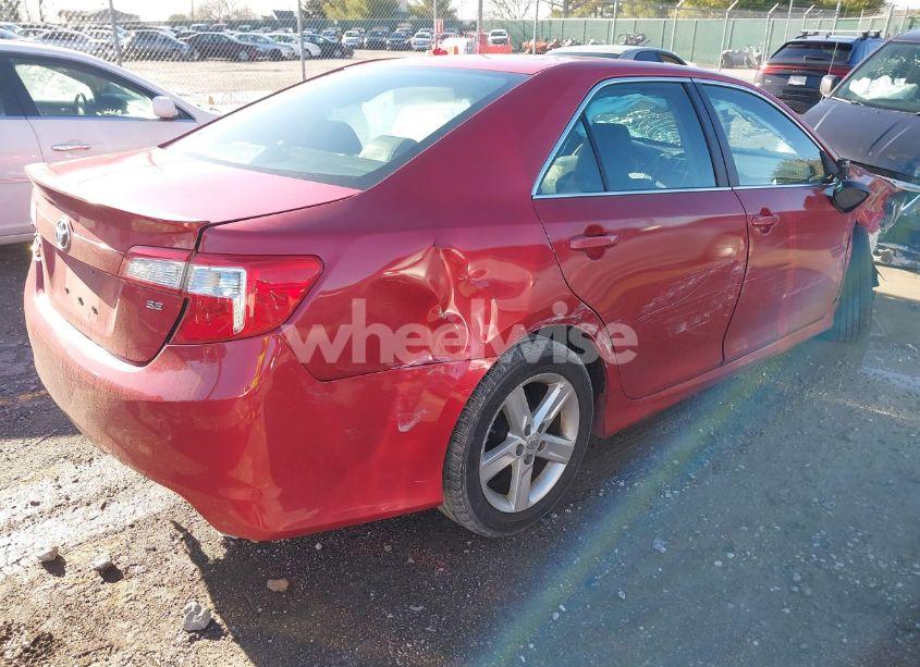 Photo 4 of 2014 Toyota Camry SE (VIN 4T1BF1FK5EU802822)