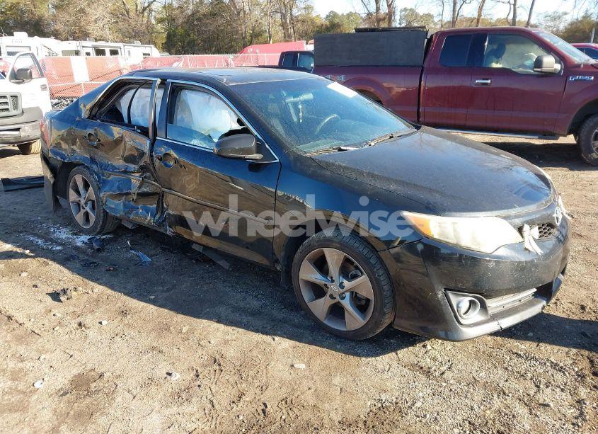 2014 Toyota Camry SE SPORT (VIN 4T1BF1FK5EU811231) main photo