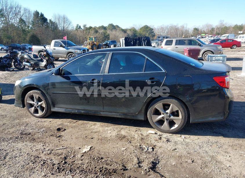 Photo 15 of 2014 Toyota Camry SE SPORT (VIN 4T1BF1FK5EU811231)