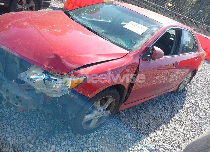 Photo 17 of 2014 Toyota Camry SE (VIN 4T1BF1FK5EU837862)