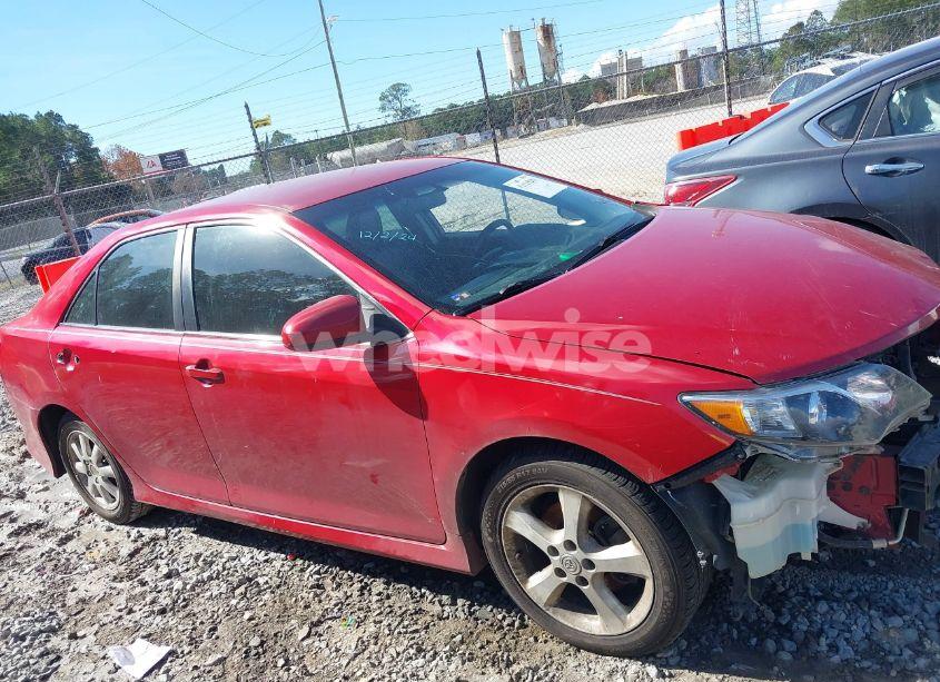 Photo 18 of 2014 Toyota Camry SE (VIN 4T1BF1FK5EU837862)