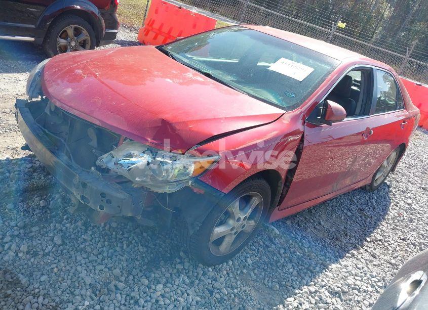 Photo 2 of 2014 Toyota Camry SE (VIN 4T1BF1FK5EU837862)