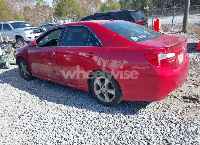 Photo 3 of 2014 Toyota Camry SE (VIN 4T1BF1FK5EU837862)