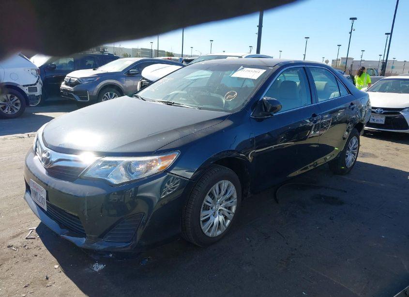 Photo 2 of 2014 Toyota Camry LE (VIN 4T1BF1FK5EU852295)