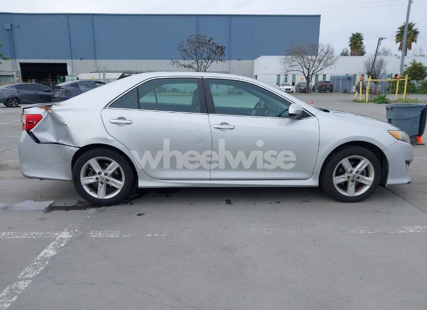 Photo 13 of 2014 Toyota Camry SE (VIN 4T1BF1FK5EU857898)