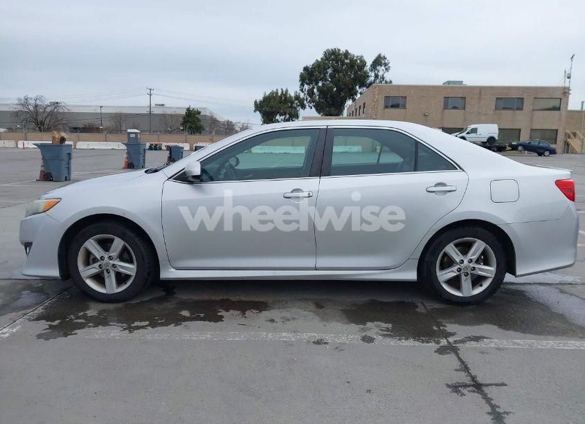 Photo 14 of 2014 Toyota Camry SE (VIN 4T1BF1FK5EU857898)